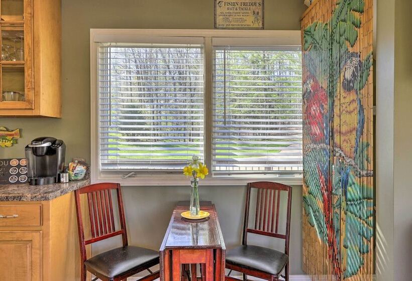 Cozy Creekside Cabin W/ Grill: Fish & Explore!