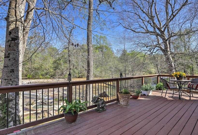 Cozy Creekside Cabin W/ Grill: Fish & Explore!