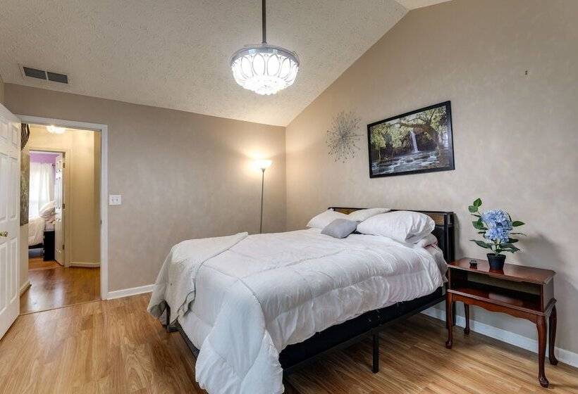 Cozy Georgia Retreat W/ Air Hockey Table & Sunroom