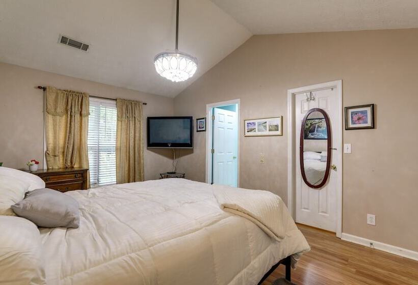 Cozy Georgia Retreat W/ Air Hockey Table & Sunroom