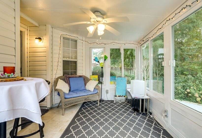 Cozy Georgia Retreat W/ Air Hockey Table & Sunroom