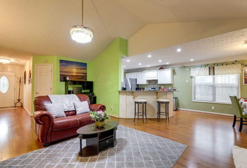 Cozy Georgia Retreat W/ Air Hockey Table & Sunroom