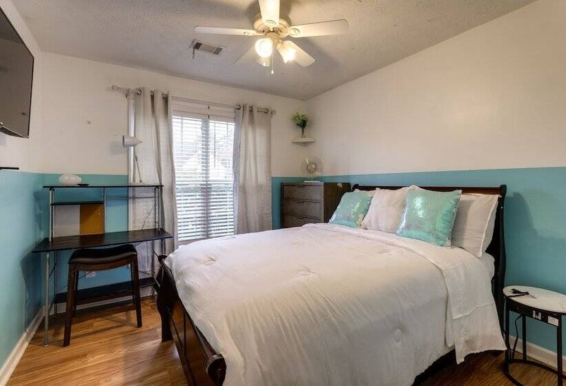 Cozy Georgia Retreat W/ Air Hockey Table & Sunroom