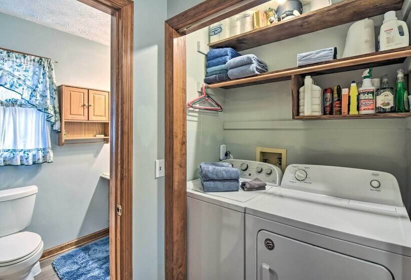 Cozy Hiawassee Cabin   4 Mi To Lake Chatuge!