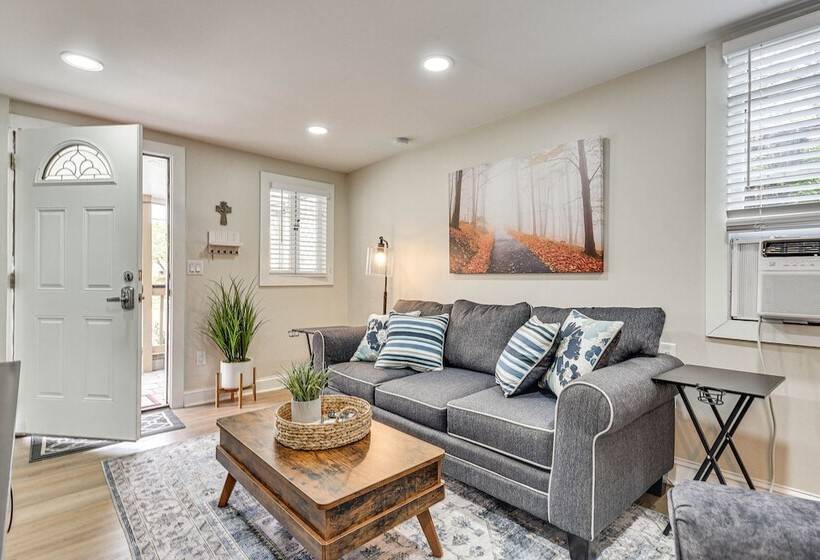 Cozy Jacksonville Cottage, Walkable Location!