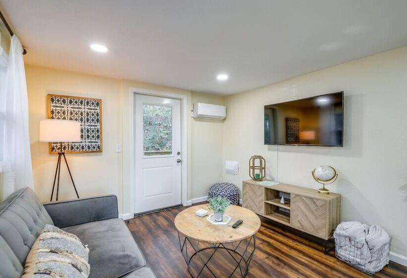 Cozy Knoxville Cottage W/ Deck, Grill, Fire Pit!