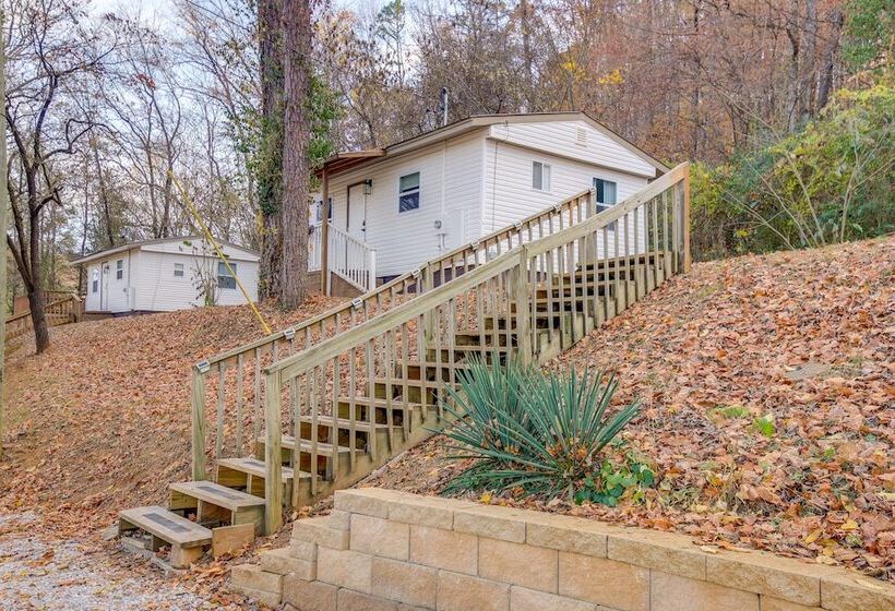 Cozy Knoxville Cottage W/ Deck, Grill, Fire Pit!