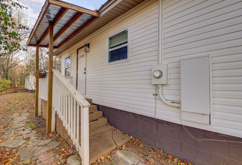 Cozy Knoxville Cottage W/ Deck, Grill, Fire Pit!