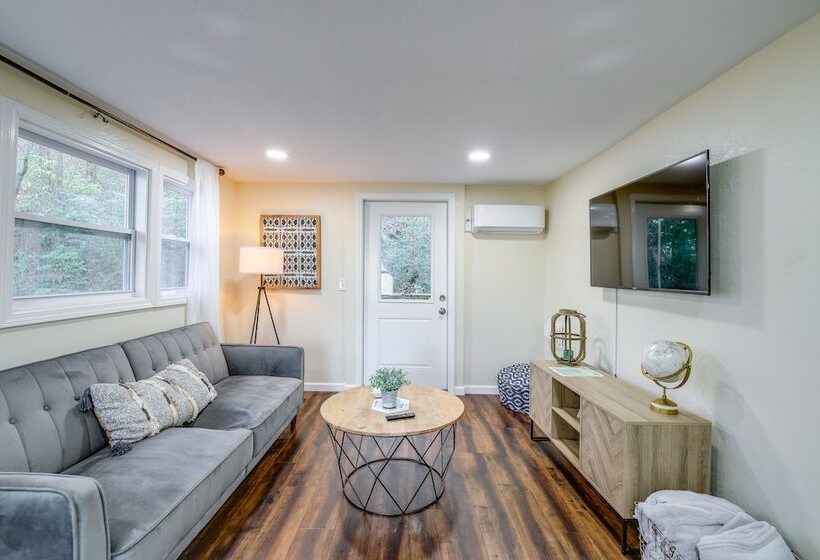 Cozy Knoxville Cottage W/ Deck, Grill, Fire Pit!