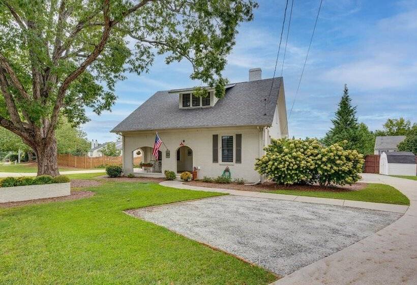 Cozy + Modern Norcross Hideaway W/ Covered Porches