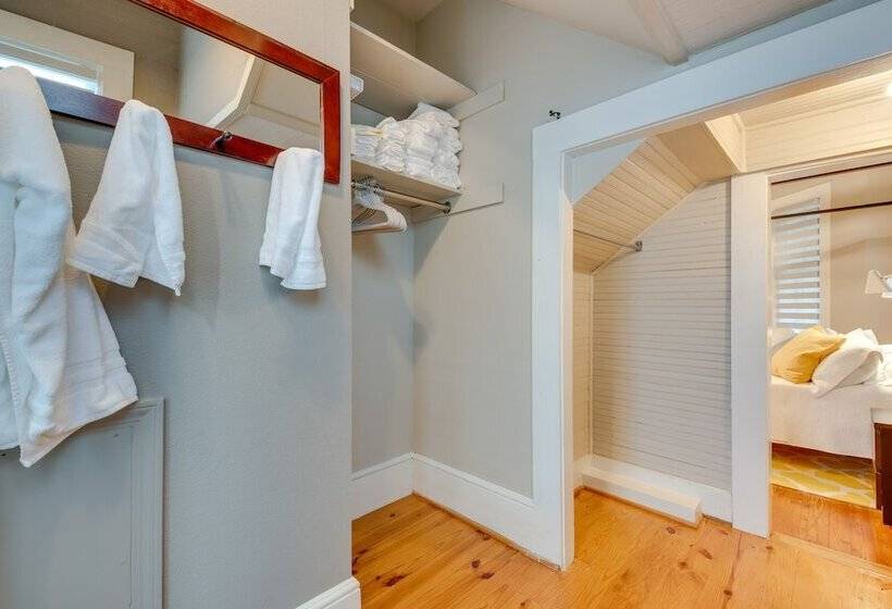 Cozy + Modern Norcross Hideaway W/ Covered Porches