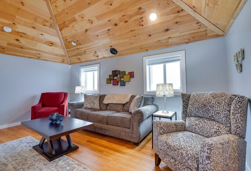 Cozy Ohio Home W/ Patio + Buckeye Lake Access!