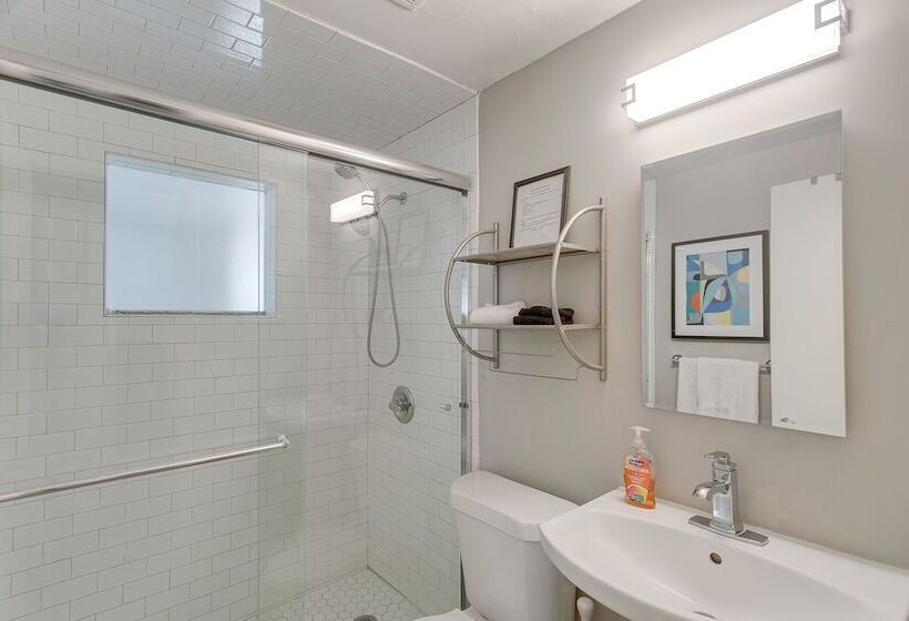 Cozy St Simons Island Cottage Close To Beaches!