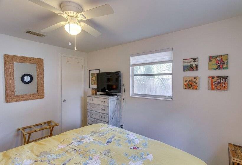 Cozy St Simons Island Cottage Close To Beaches!