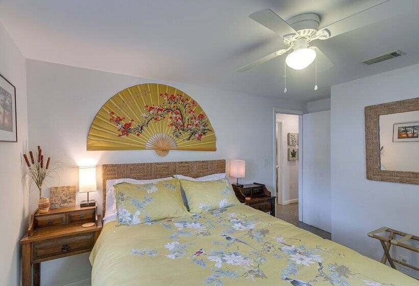 Cozy St Simons Island Cottage Close To Beaches!