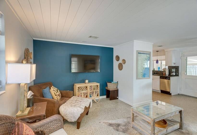 Cozy St Simons Island Cottage Close To Beaches!