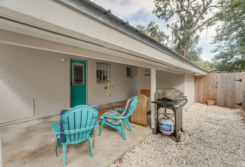 Cozy St Simons Island Cottage Close To Beaches!