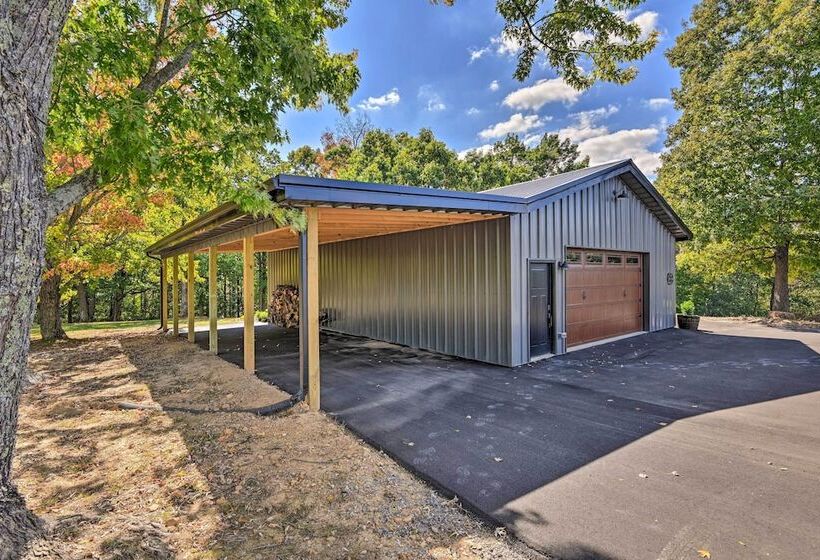 Cozy Tennessee Country Retreat On 5 Acres!