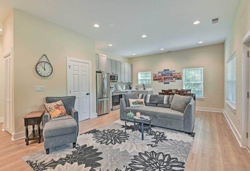 Cozy Tennessee Country Retreat On 5 Acres!