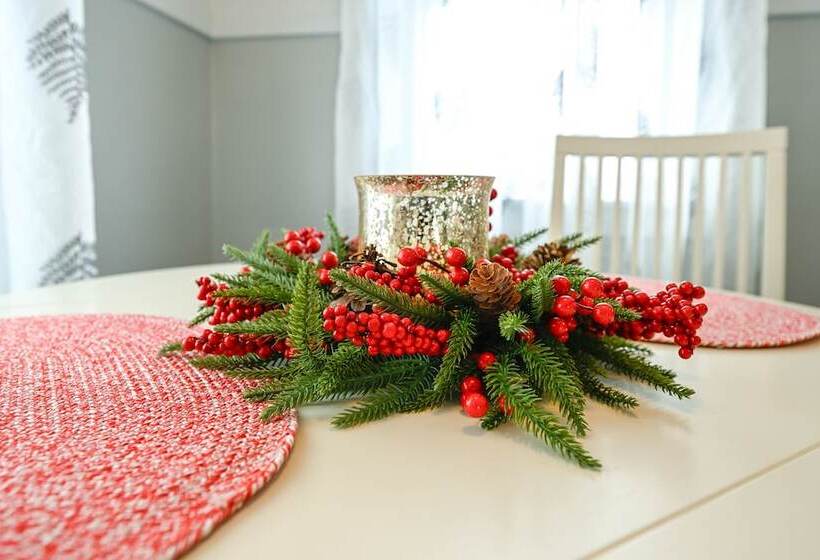 Cozy Wausau Home W/ Fireplace & Hot Tub Access