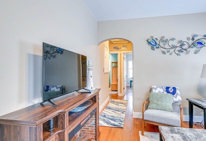 Cozy Wausau Home W/ Fireplace & Hot Tub Access