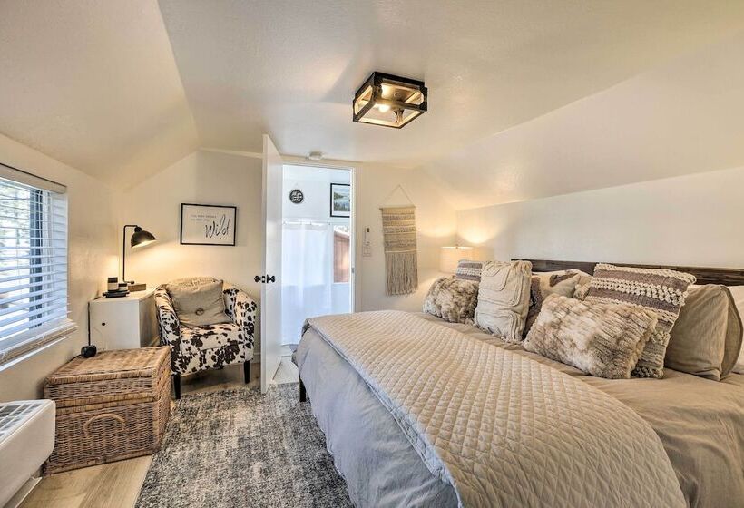 Cozy Zephyr Cove Cabin, Walk To Lake Tahoe!