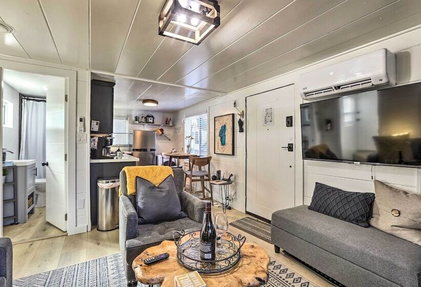 Cozy Zephyr Cove Cabin, Walk To Lake Tahoe!