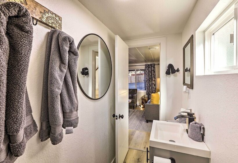 Cozy Zephyr Cove Cabin, Walk To Lake Tahoe!