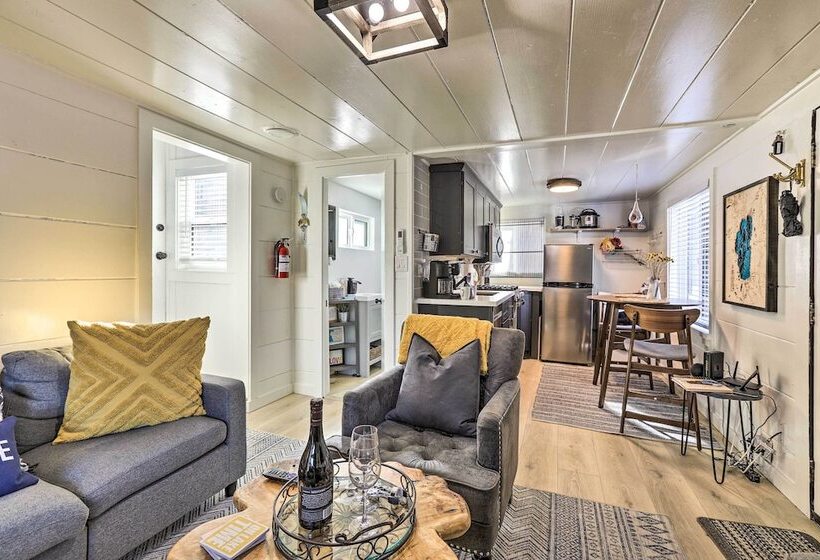 Cozy Zephyr Cove Cabin, Walk To Lake Tahoe!