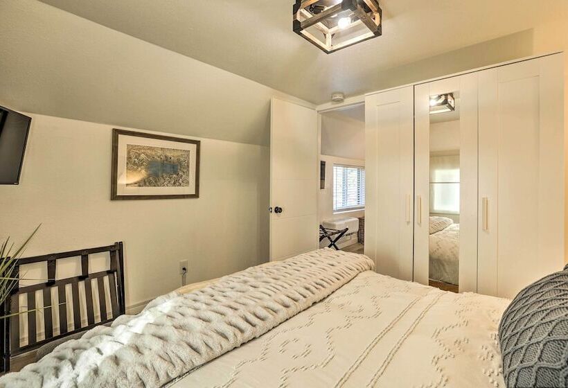 Cozy Zephyr Cove Cabin, Walk To Lake Tahoe!