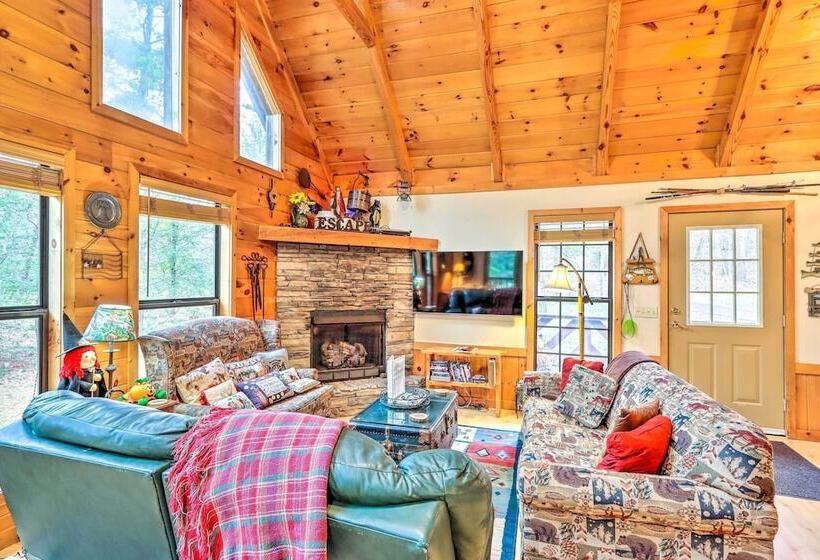 Creek Bend Escape  W/ Hot Tub + River Views!