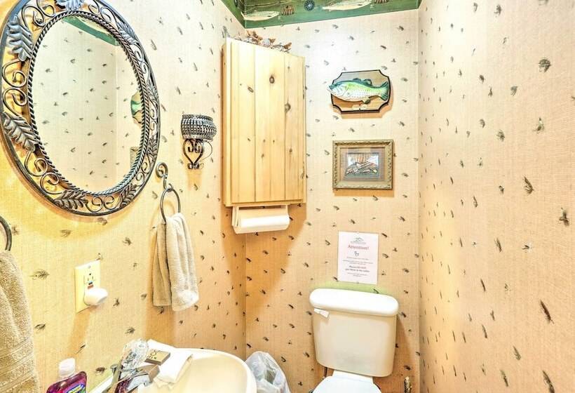 Creek Bend Escape  W/ Hot Tub + River Views!