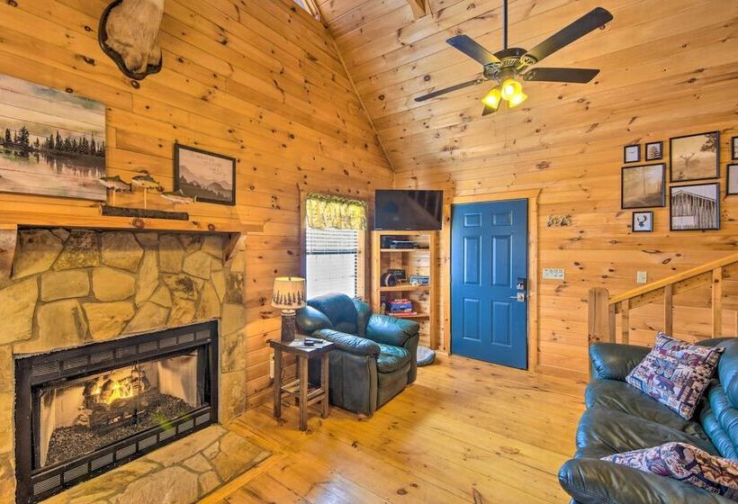 Creekside Cabin In The Blue Ridge Mountains!