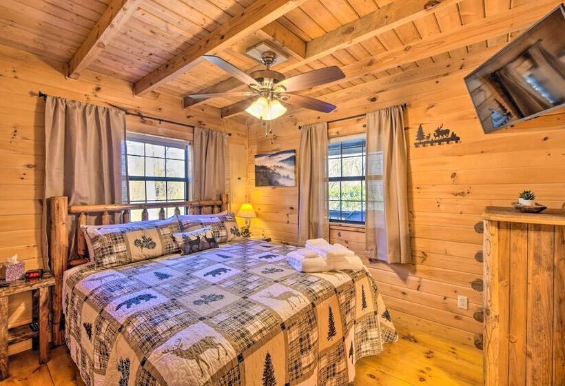 Creekside Cabin In The Blue Ridge Mountains!