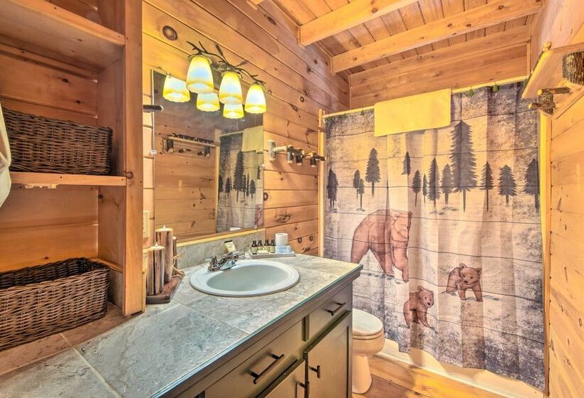 Creekside Cabin In The Blue Ridge Mountains!