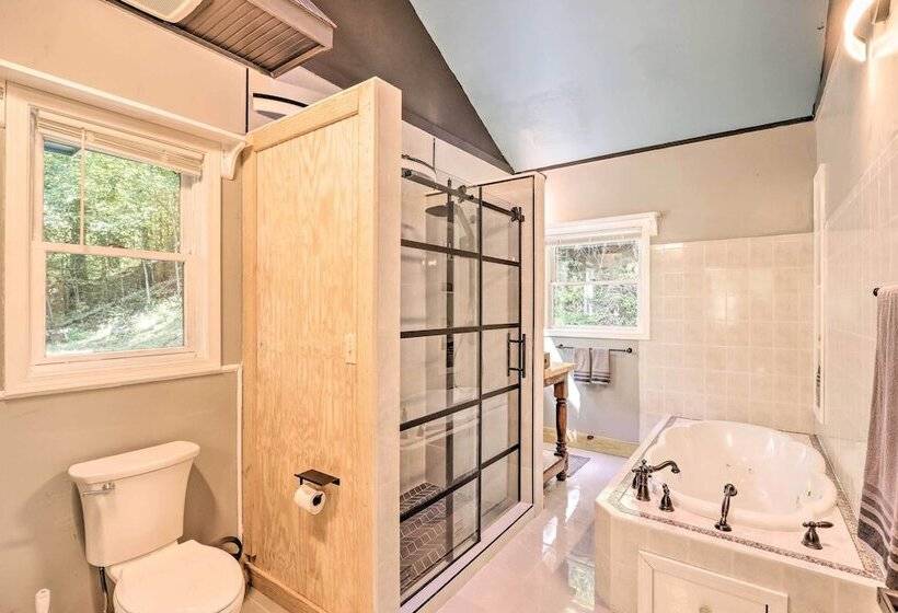 Custom Built Luxury Cabin W/ Tesla Charger!