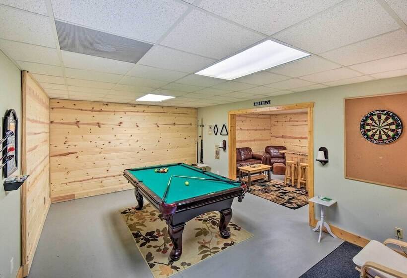 Dahlonega Cabin W/ Hot Tub, 4 Mi To Downtown!