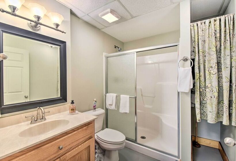 Dahlonega Cabin W/ Hot Tub, 4 Mi To Downtown!