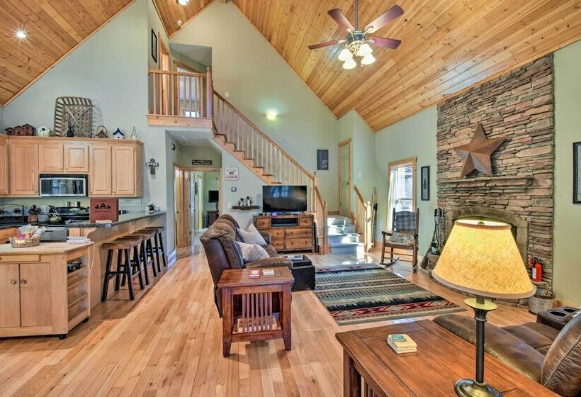 Dahlonega Cabin W/ Hot Tub, 4 Mi To Downtown!