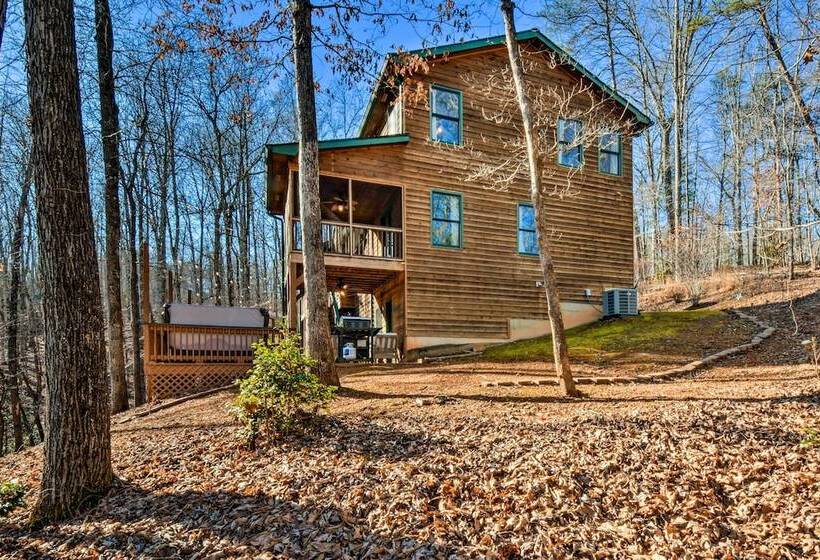Dahlonega Cabin W/ Hot Tub, 4 Mi To Downtown!
