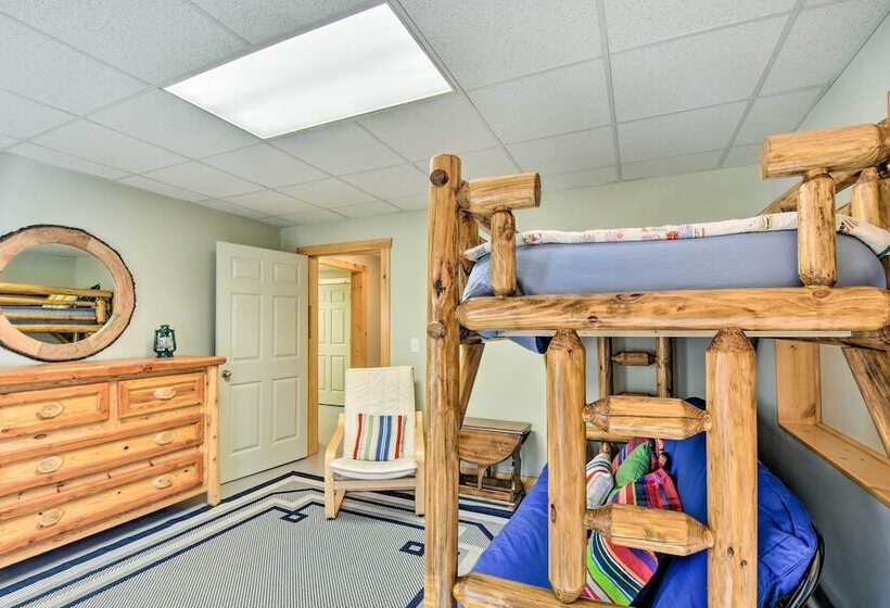 Dahlonega Cabin W/ Hot Tub, 4 Mi To Downtown!