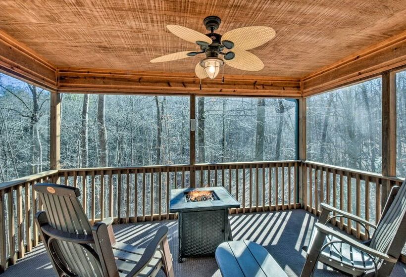 Dahlonega Cabin W/ Hot Tub, 4 Mi To Downtown!
