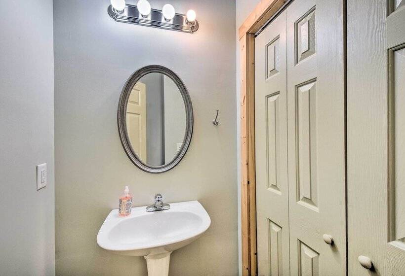 Dahlonega Cabin W/ Hot Tub, 4 Mi To Downtown!