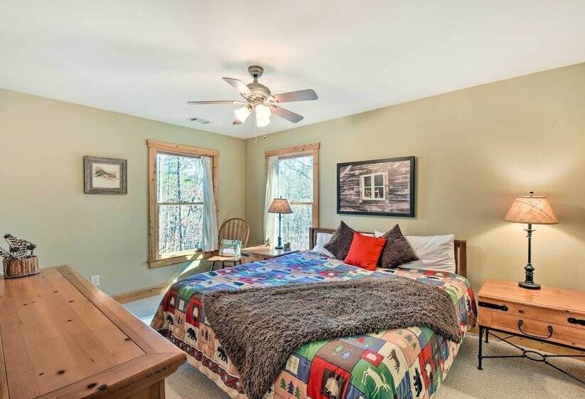 Dahlonega Cabin W/ Hot Tub, 4 Mi To Downtown!