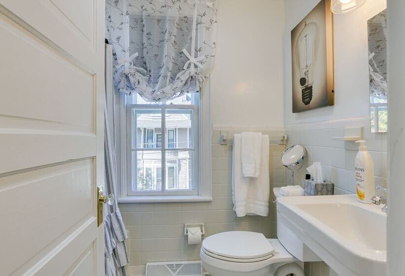 Danville Retreat W/ Hot Tub & Cozy Fireplace!