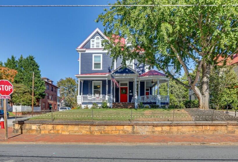 Danville Retreat W/ Hot Tub & Cozy Fireplace!