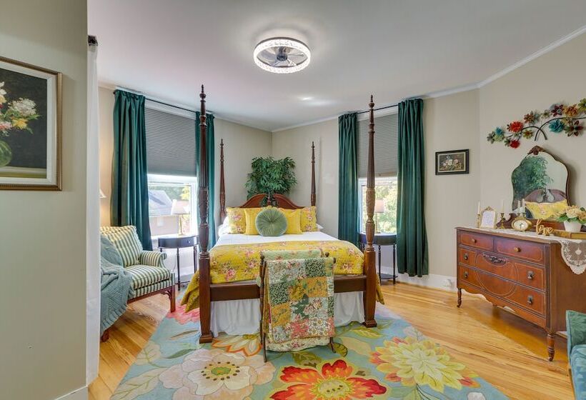 Danville Retreat W/ Hot Tub & Cozy Fireplace!