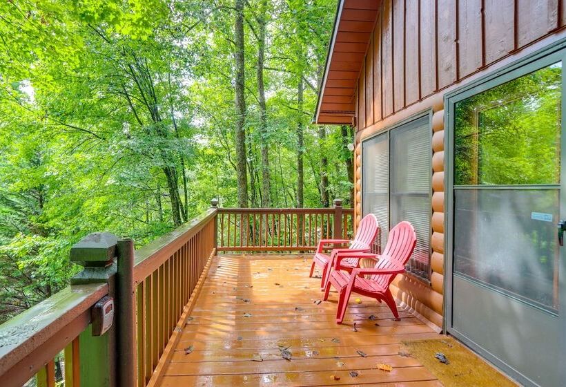 Deer Haven  Cabin: 5 Mi To Dtwn Blue Ridge!