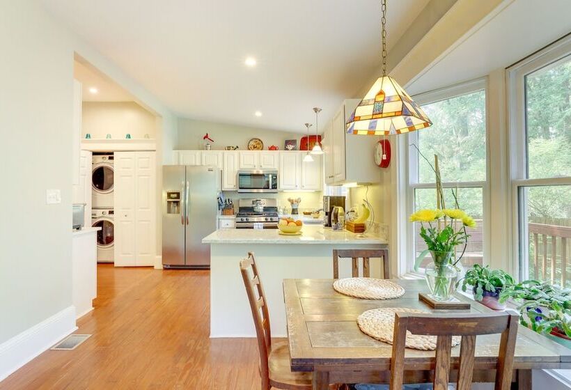 Delightful Decatur Retreat: Walk To Shops & Dining