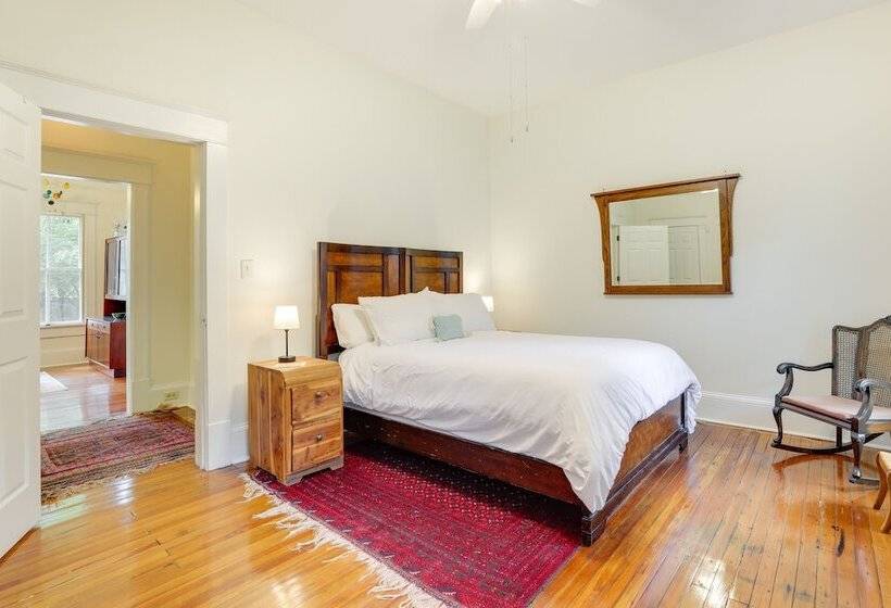 Delightful Decatur Retreat: Walk To Shops & Dining